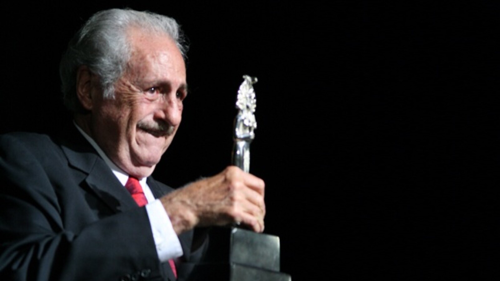 El Actor Jorge Lavat Fallece Tras Una Cirug a De La Columna