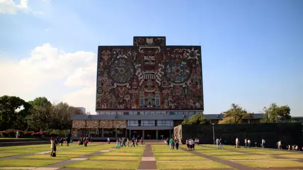 Universidad Nacional