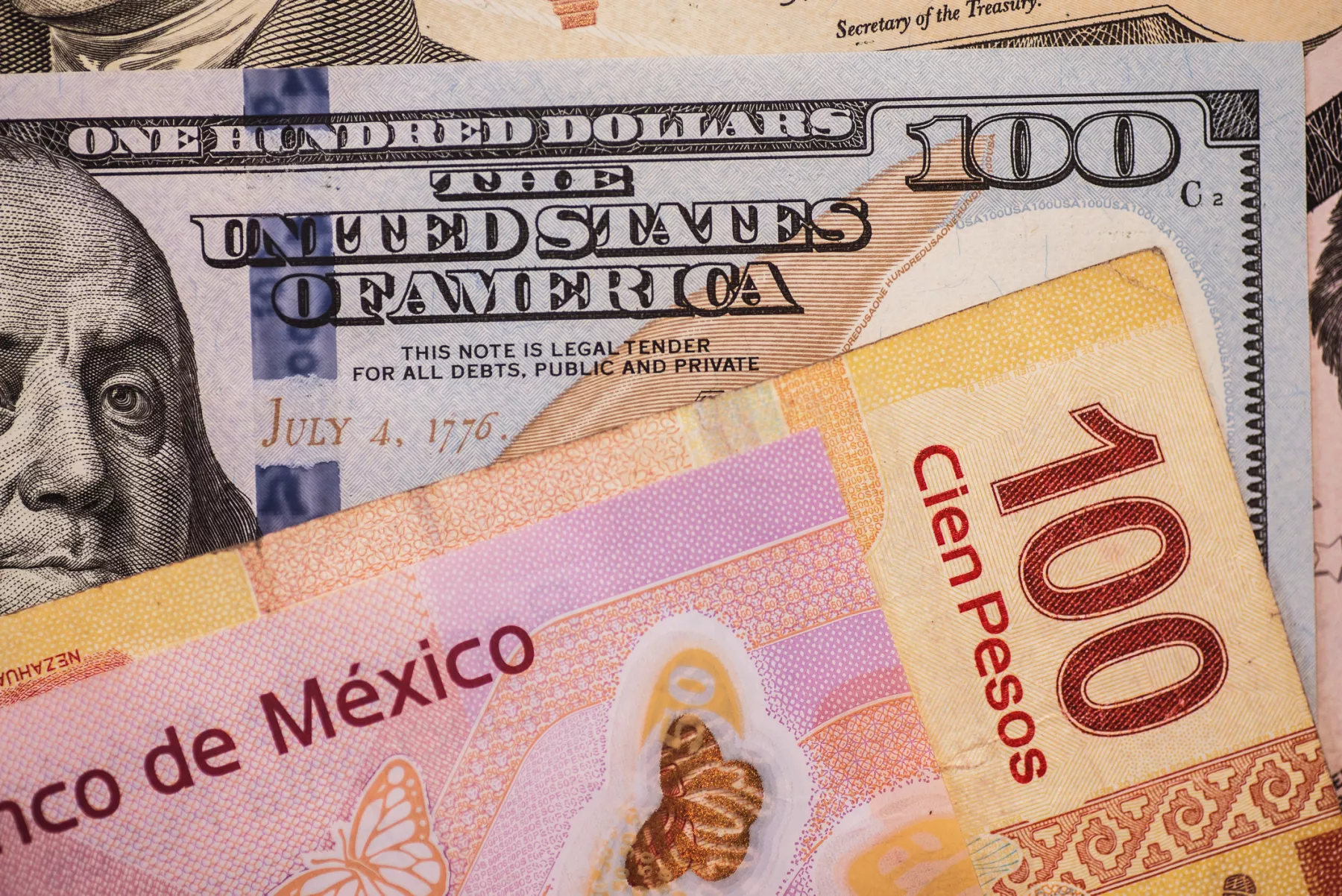 Peso cierra la jornada recuperando terreno frente al dólar