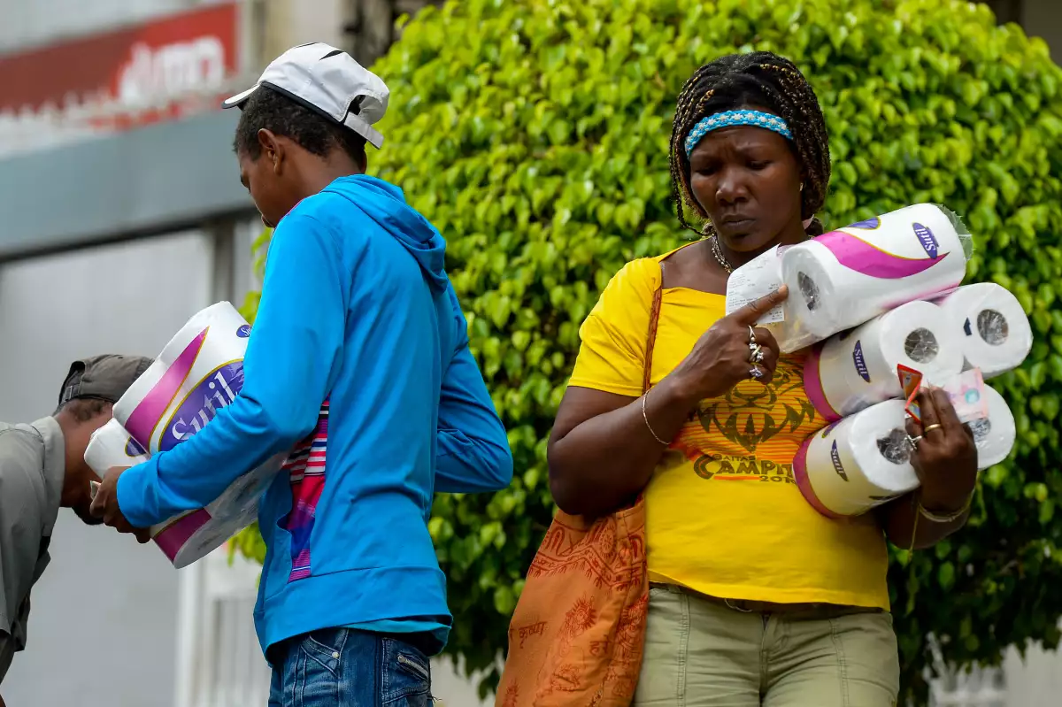 Un grupo de venezolanos recurren al trueque en línea para hacerle frente a la falta de productos y alimentos en el país sudamericano.