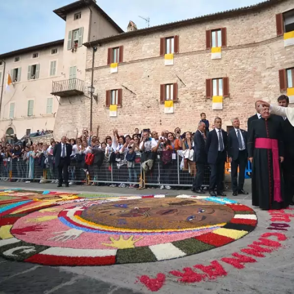 papa Francisco visita Asis
