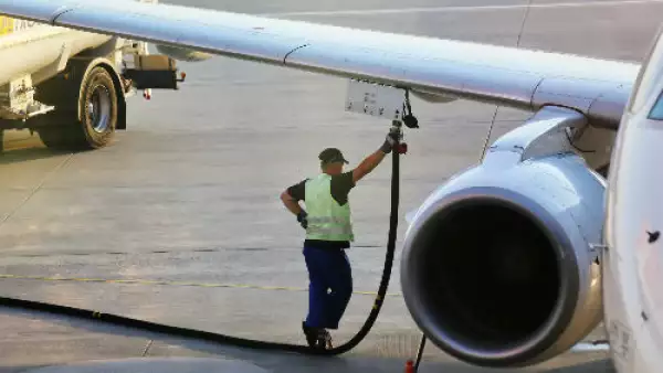 carga de combustible avi�n