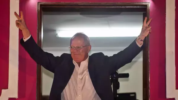 Los resultados de los sondeos indican que en Perú hay un empate; presagian dura batalla para definir resultados.