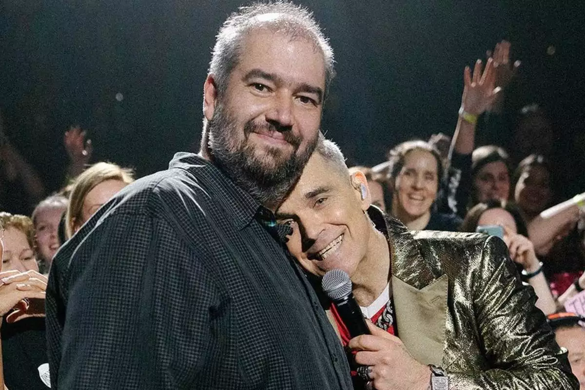 robbie-williams-fan.jpg
