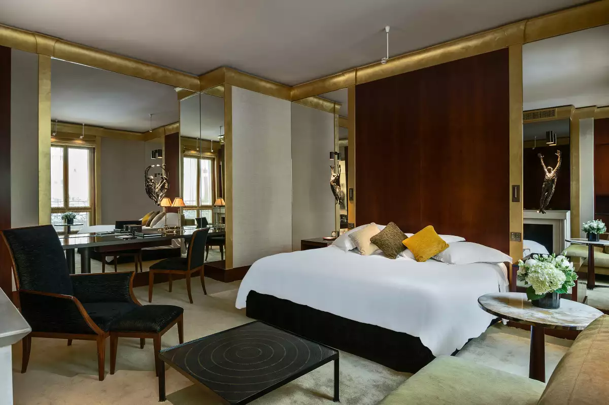 Park-Hyatt-Paris-Vendome-Junior-Suite.jpg