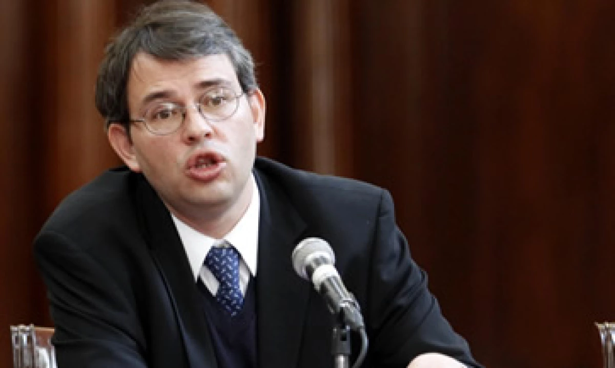 El subsecretario de Ingresos, Miguel Messmacher, defendió el nuevo incremento al precio de los combustibles. (Archivo)