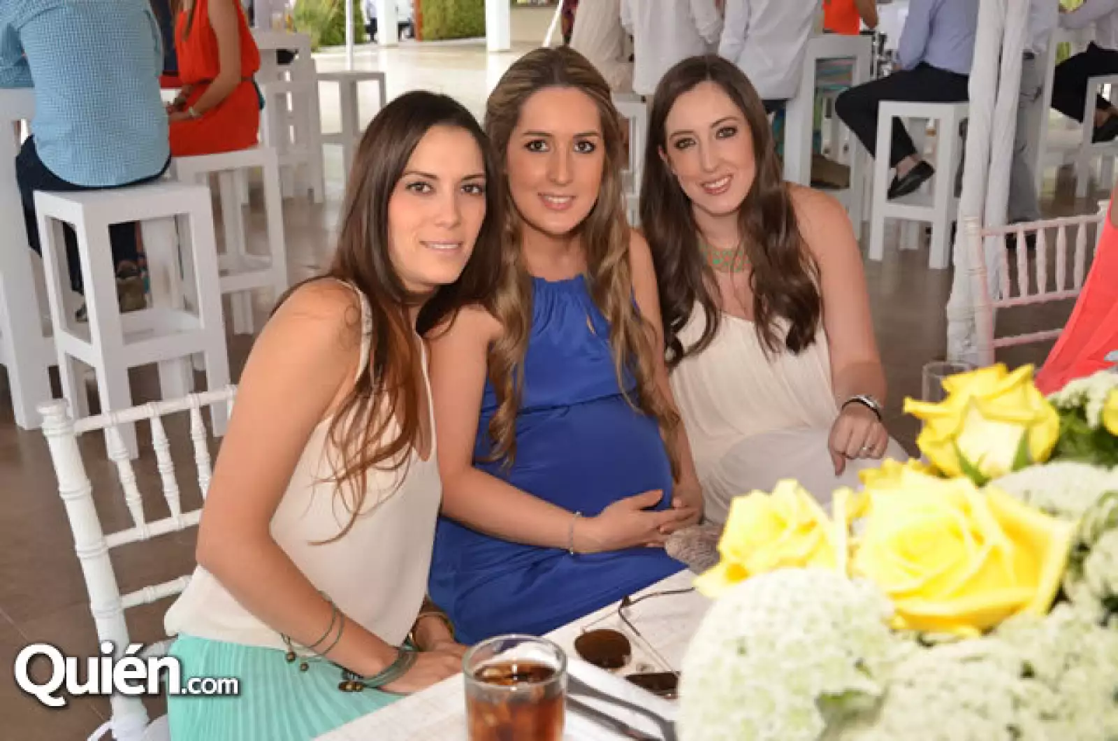 Andrea Moller con Miriam y Carmen González