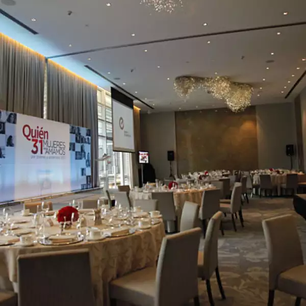 Desayuno en el hotel St. Regis.