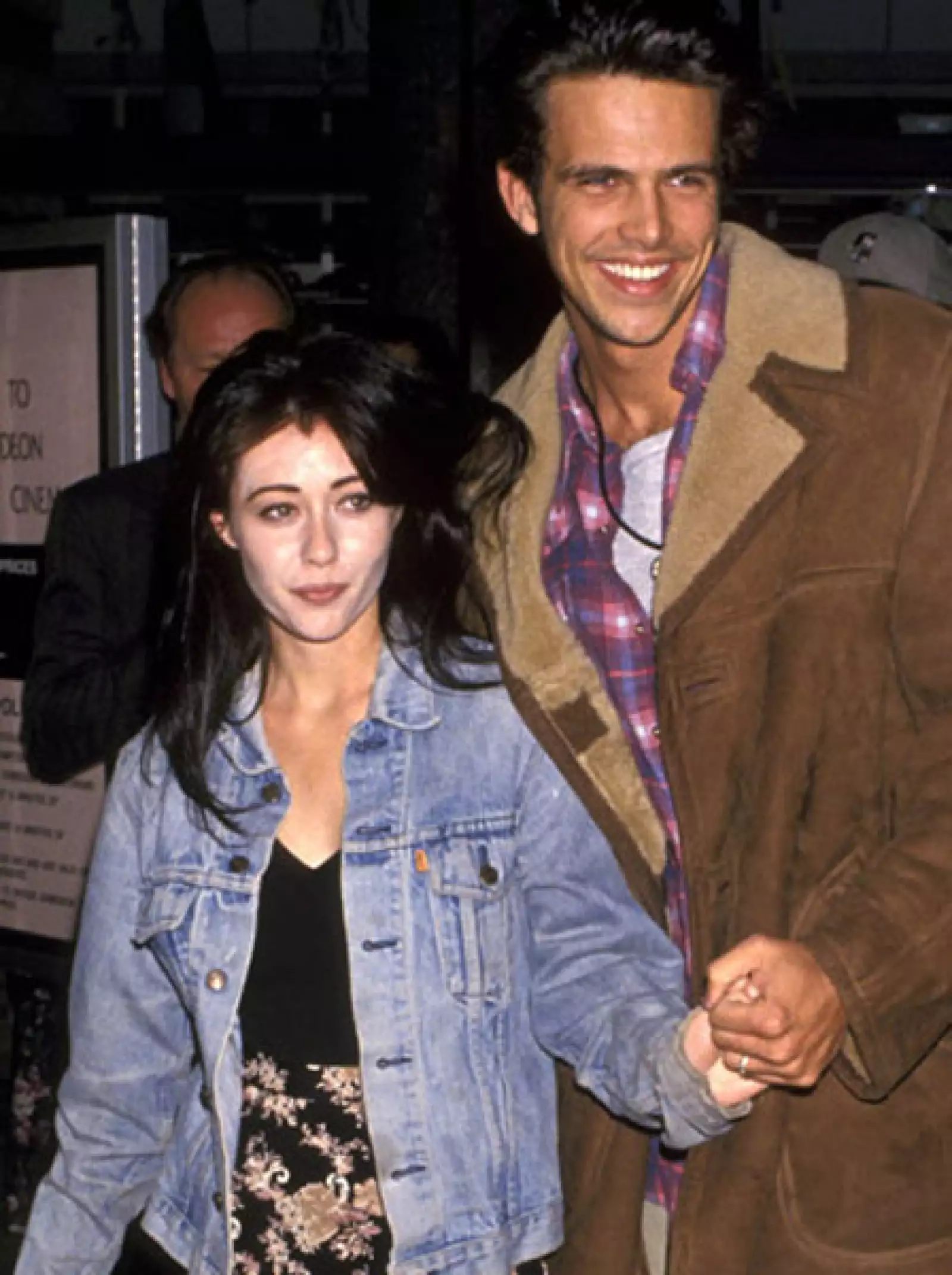 SHANNEN DOHERTY Y ASHLEY HAMILTON. La actriz, que se hizo famosa por su papel de Brenda Walsh en la serie `Beverly Hills 90210´, se casó con el actor cuando tenía 22 años. Un año después, en abril de 1994, firmaron el divorcio.