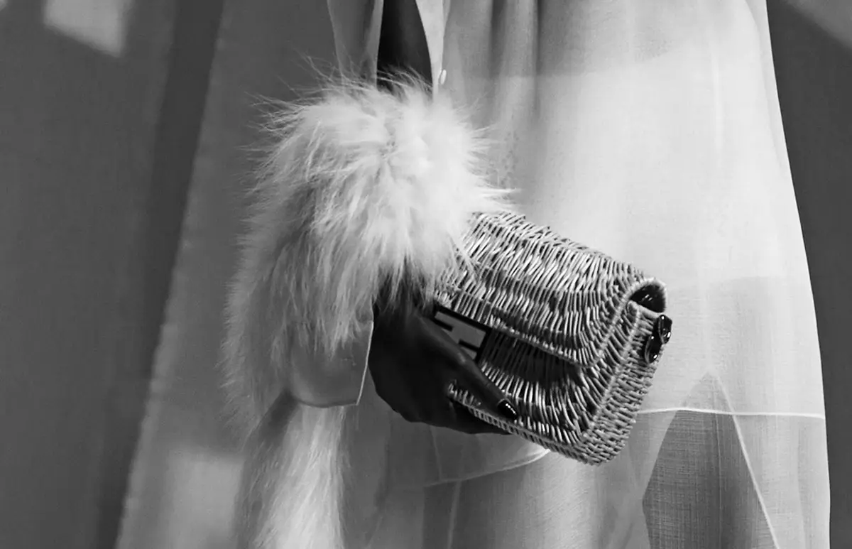 baguette-fendi-bag.jpg