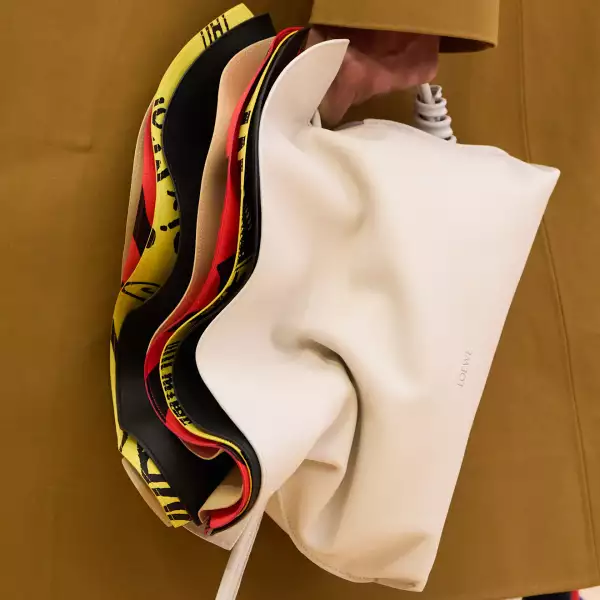 Loewe clp S26 093.jpg