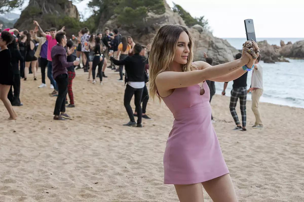 Belinda escena Bienvenidos a Edén