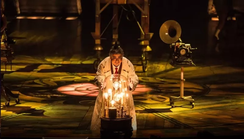 Foto de un momento de la obra Kurius del Cirque Du Soleil en CDMX