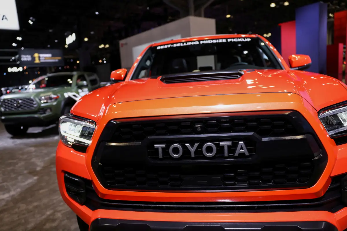 ¿Qué tan real es la amenaza de Trump sobre los aranceles "terribles" a autos mexicanos?