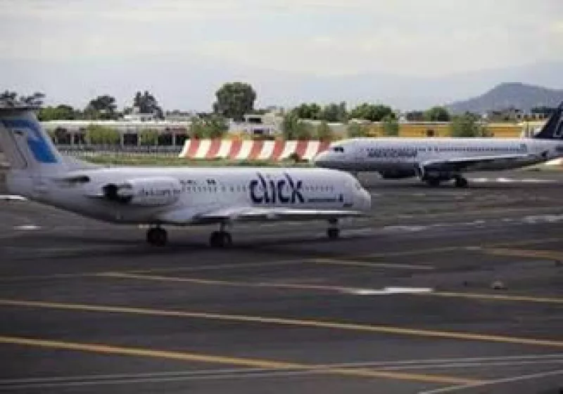 Mexicana, pidió protección judicial frente a sus acreedores y busca evitar la suspensión definitiva de sus vuelos. (Foto: Reuters)
