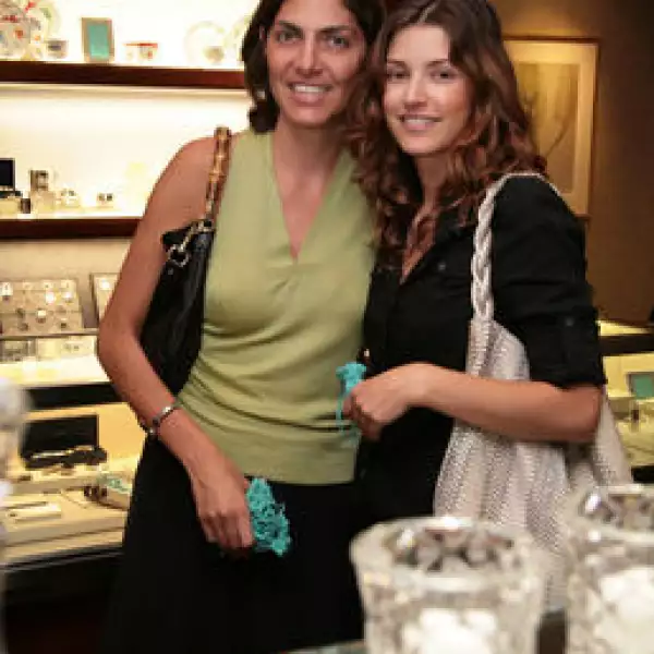 Graciela Hank, Nicole  Guillen