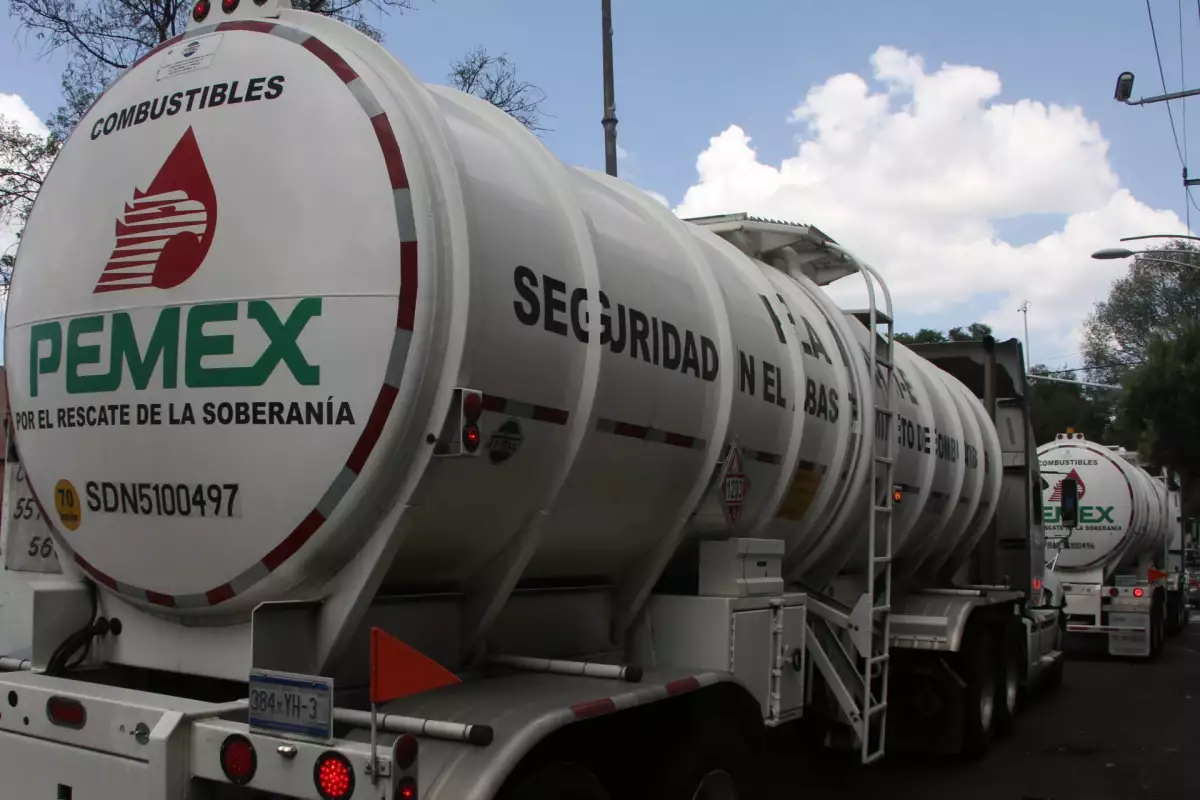 Pipa de PEMEX