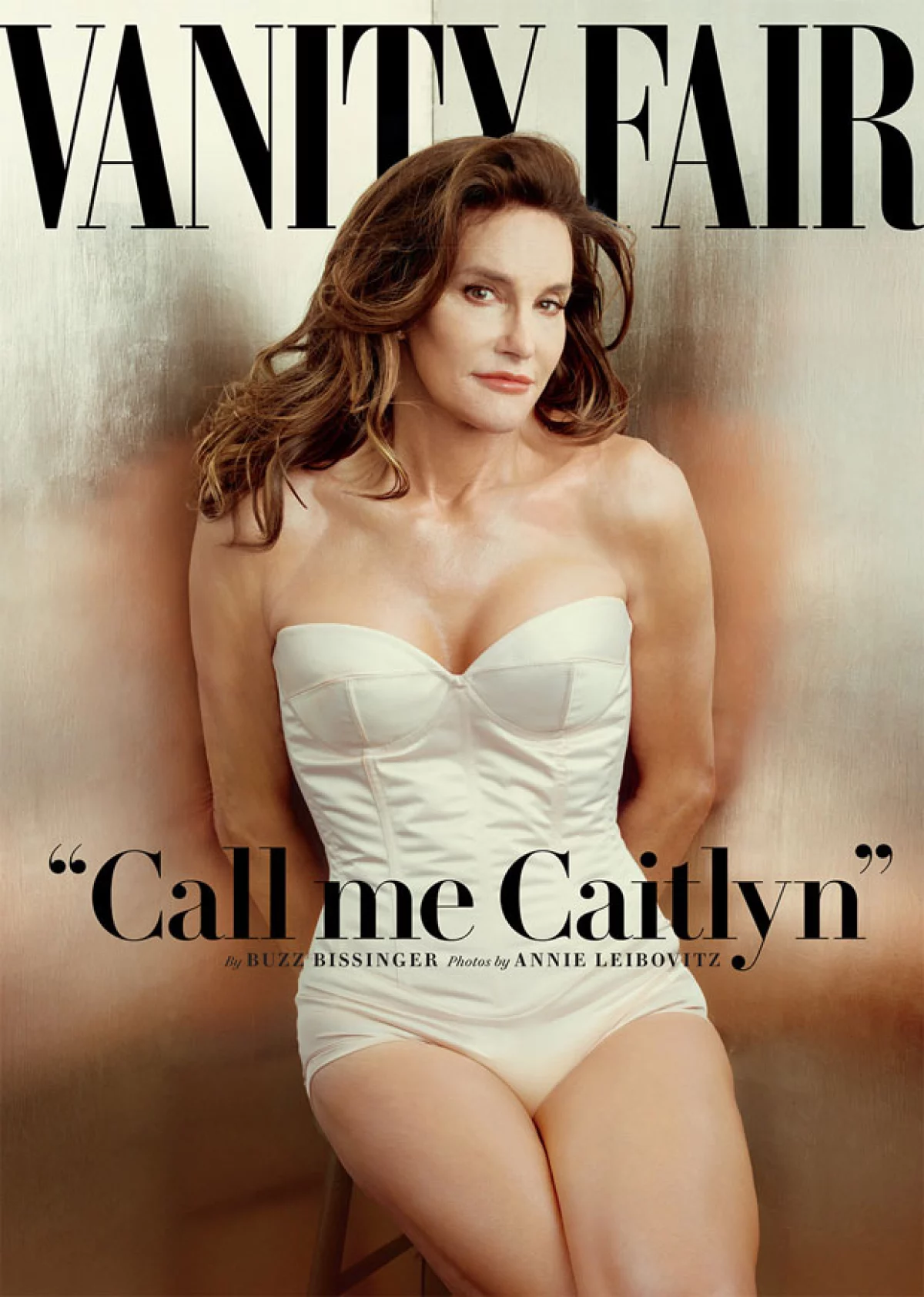 La nueva imagen del polemico ex esposo de Kris Jenner ha sido revelada en una nueva portada, que lo muestra en su versión como mujer.