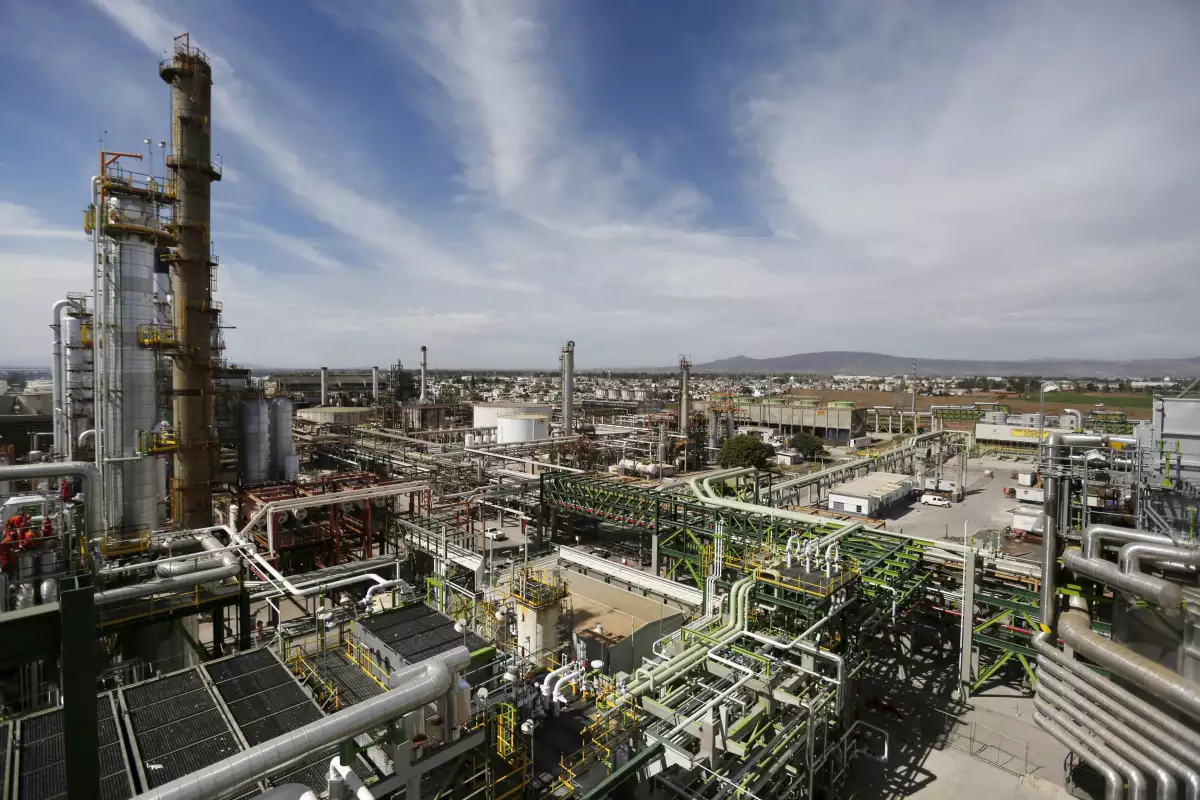 A pesar de que el gobierno anunció un rescate a la petrolera por 73,500 mdp esta semana, el adeudo total de la compañía es de 3.1 billones de pesos.