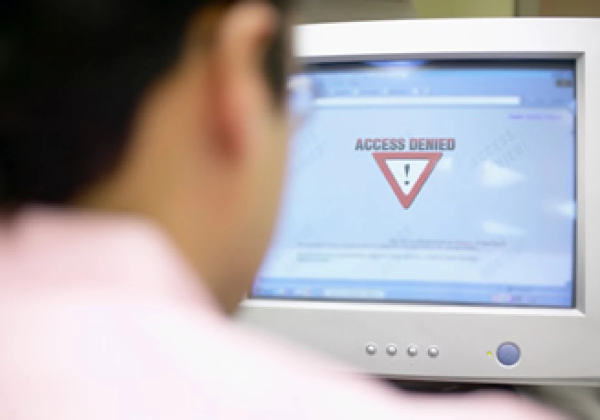 Se investiga a un abogado de la oficina central de la SEC que pasó hasta 8 horas diarias mirando pornografía. (Foto: Jupiter Images)