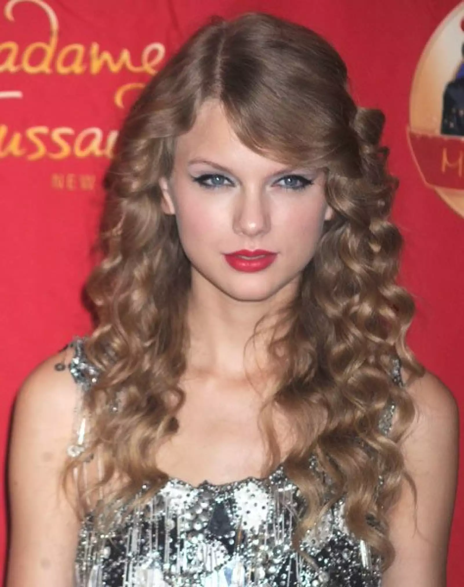 La cantante Taylor Swift se ubicó en el noveno puesto con ganancias de 45 millones de dólares