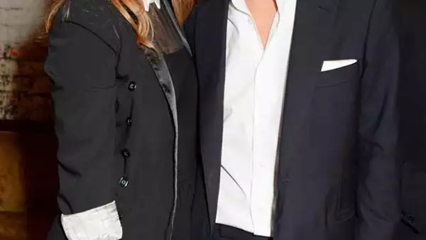 Con el nacimiento de Charlotte, la princesa de York ya no requiere la aprobación de su abuela, la reina Isabel II, para casarse con su pareja Dave Clark, quien trabaja como chofer de Uber.