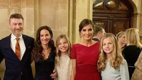 Robert Gavin, Telma Ortiz, infanta Sofía, reina Letizia y la princesa Leonor