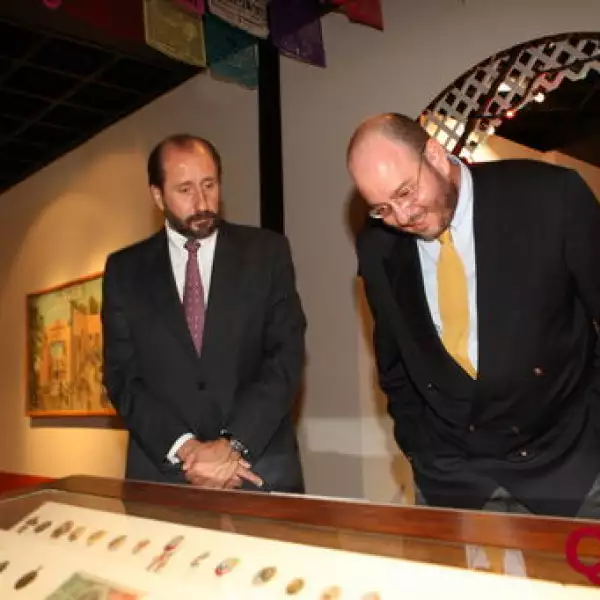 Walther Boelsterly, Sergio Vela