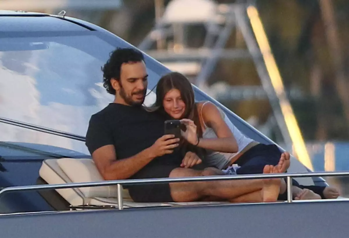 EXC Joaquim Valente, Vivian Lake