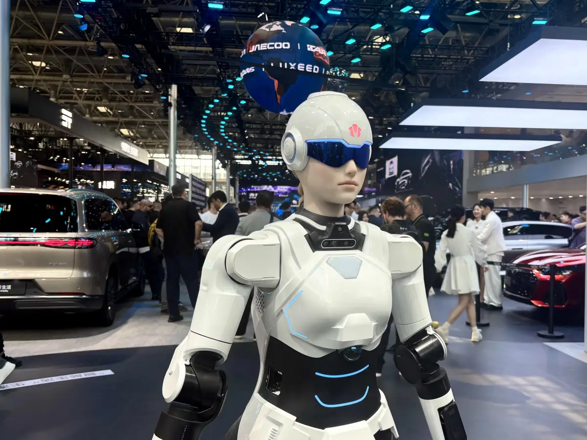 Automotrices chinas expanden su apuesta y entran a la carrera de robots
