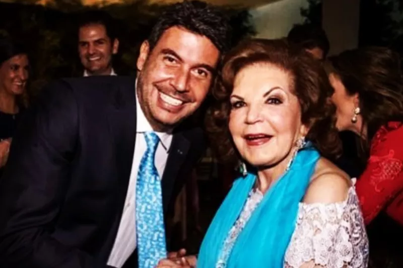 Arturo Elías Ayub y su mamá Sylvia Ayub 