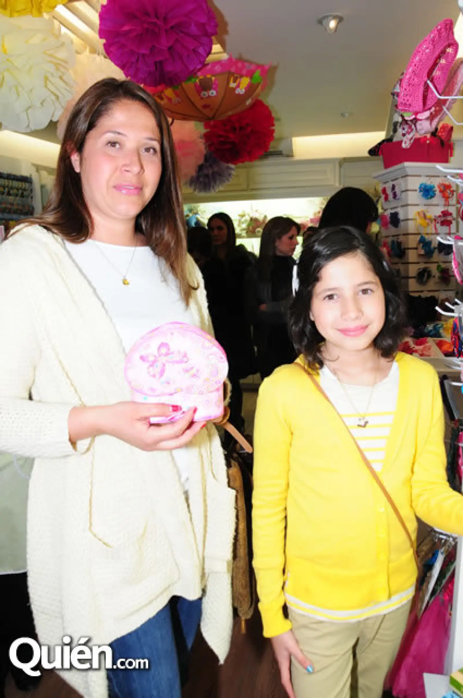 Paola de Torres,Hannah Torres