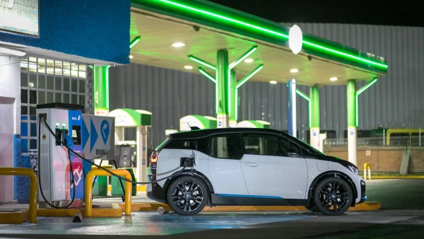 Estación de carga BP Vía México, Tepotzotlán, Estado de México (dirección CDMX)..jpg