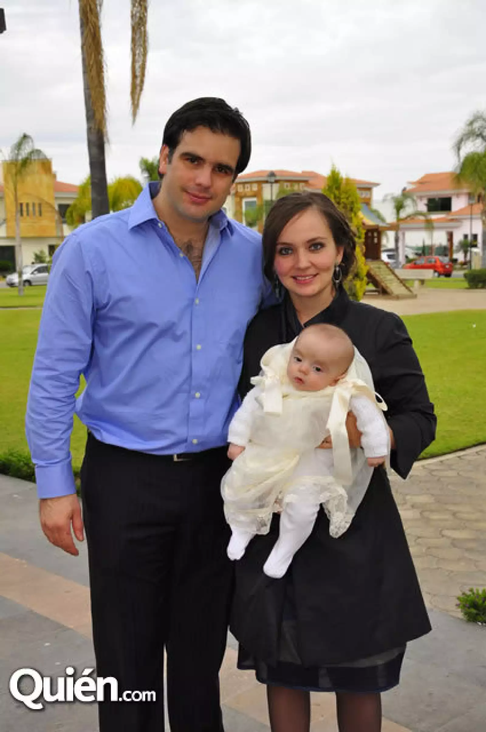 Miguel Agnesi,Luis Tomas Agnesi,Ana Sánchez