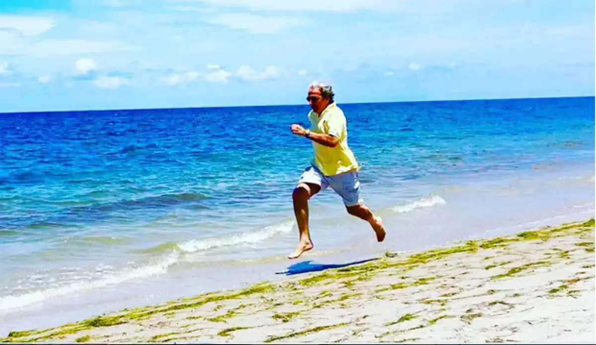 La actriz presumió orgullosa esta foto de su esposo, el empresario Lorenzo Lazo.