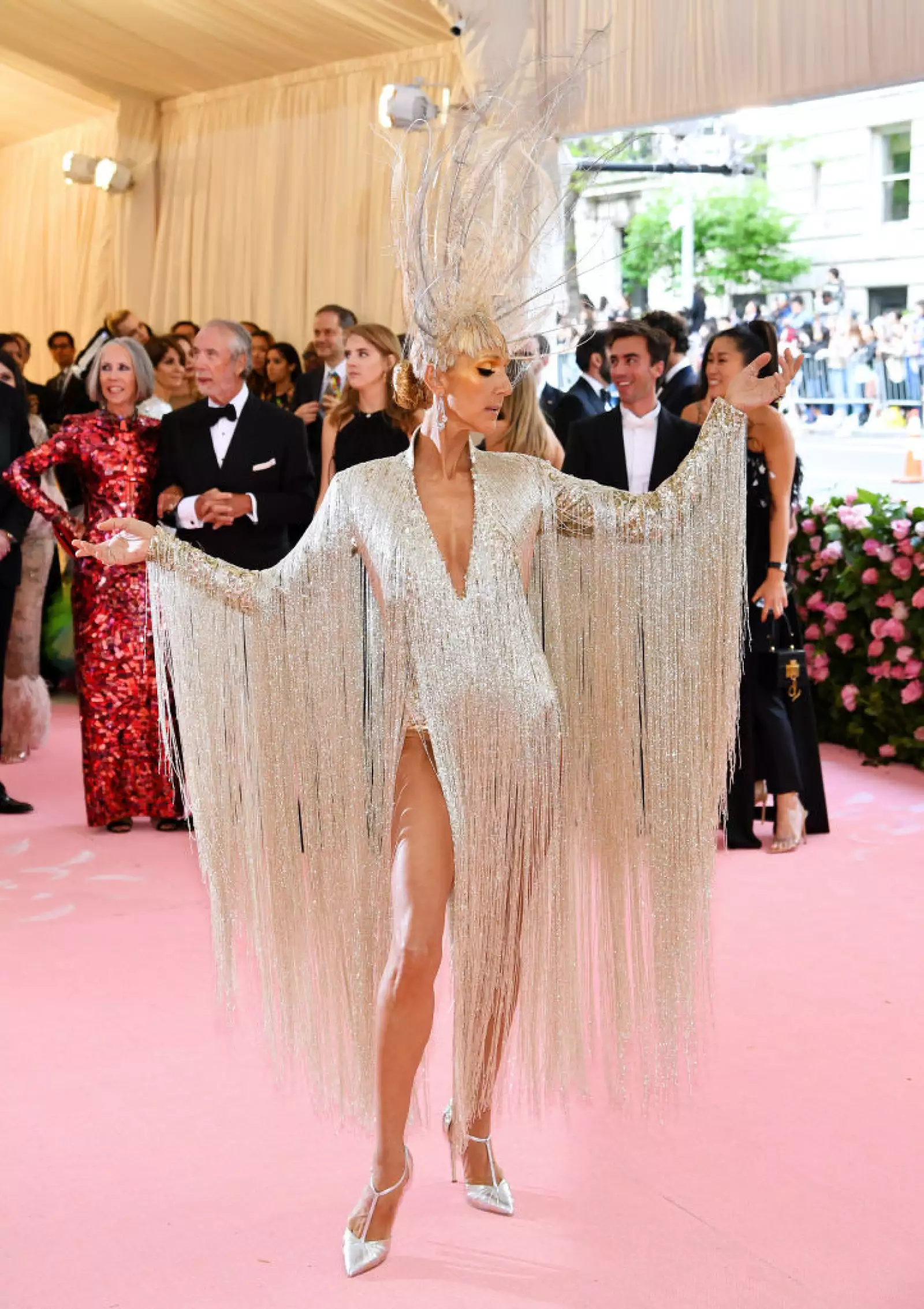Celine Dion en la Met Gala 2019 con un vestido de Oscar de la Renta
