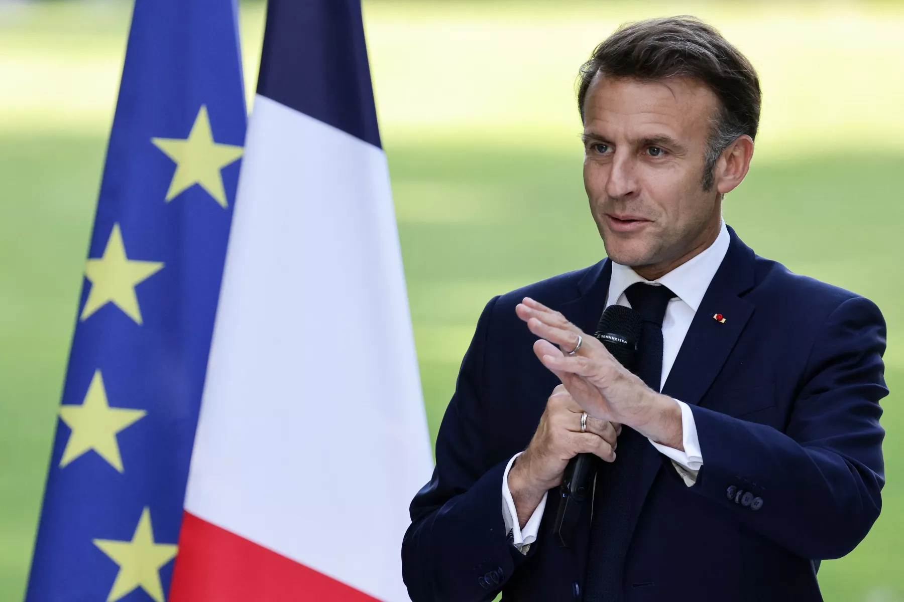 Macron afirma que los países europeos van a "acelerar las negociaciones" con Irán