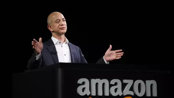 Amazon está teniendo un desempeño por arriba del esperado, provocando los elogios de multimillonarios como Warren Buffett.