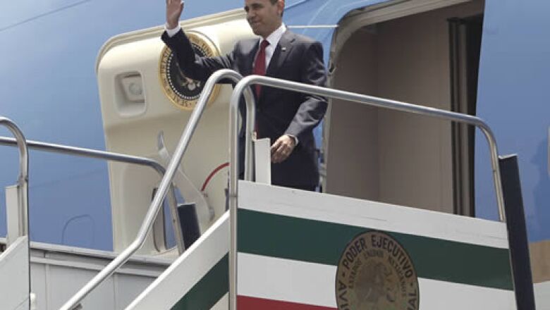 El presidente estadounidense arribó la tarde de este jueves a la Ciudad de México para tratar de intensificar las relaciones bilaterales. Fue recibido por la Canciller, Patricia Espinosa, y el embajador de México en EU, Arturo Sarukhán.