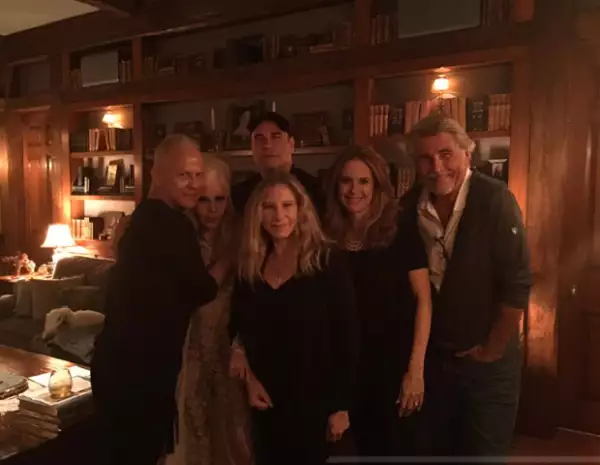 La estrella de Funny Girl compartió esta foto con sus fans en Twitter.