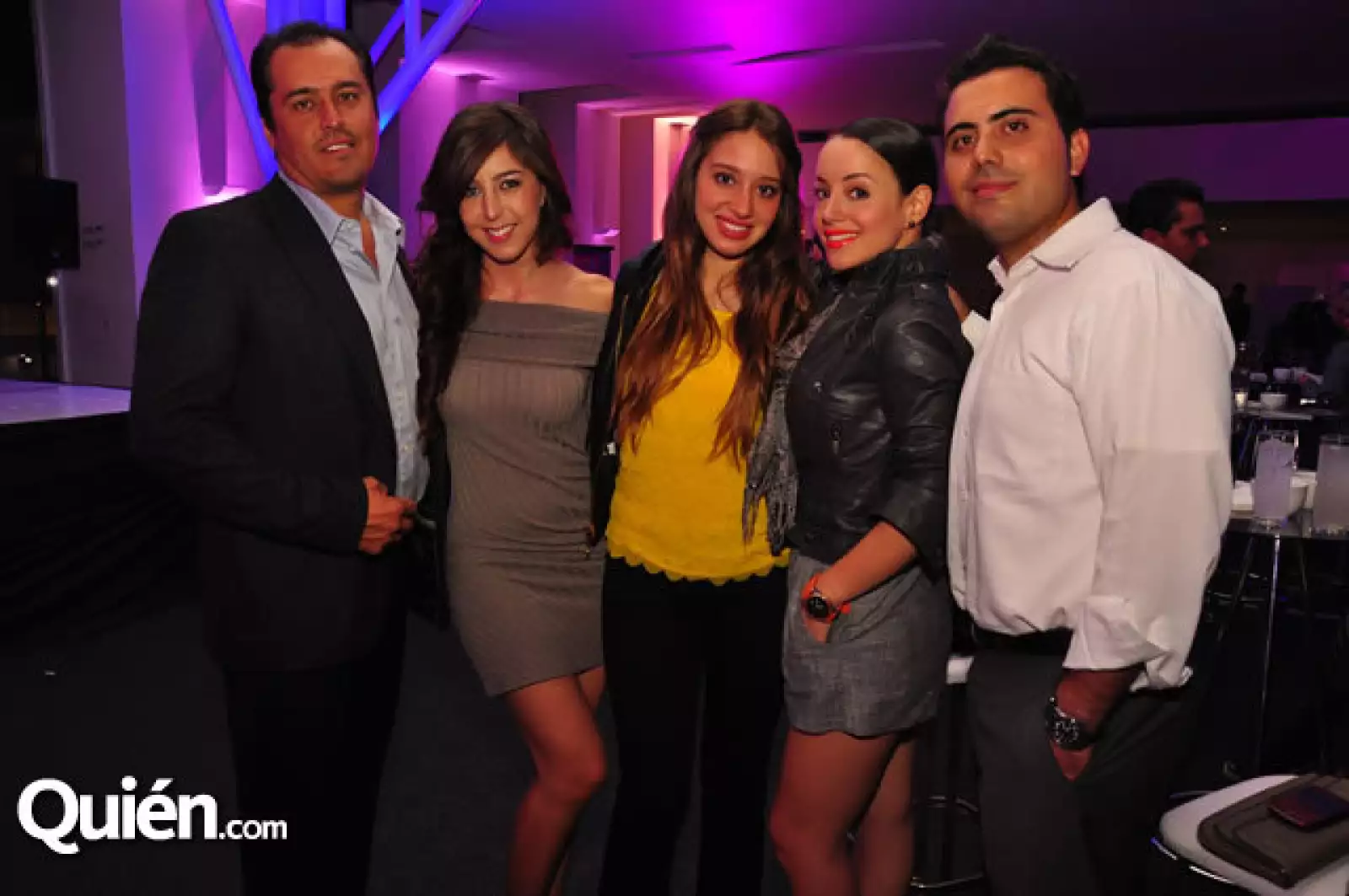 Lino Naveja,Andrea Naveja,Alba Fernández,Romina Angulo,Carlos Rolon.