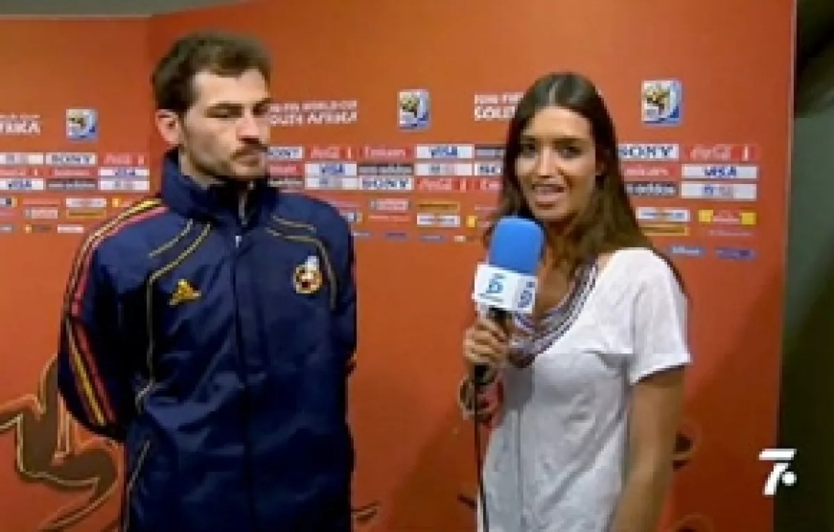 Sara e Iker cuando no están frente a las cámaras son vistos muy cariñosos.