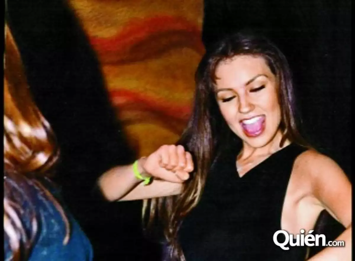 Thalía mostrando sus mejores pasos.