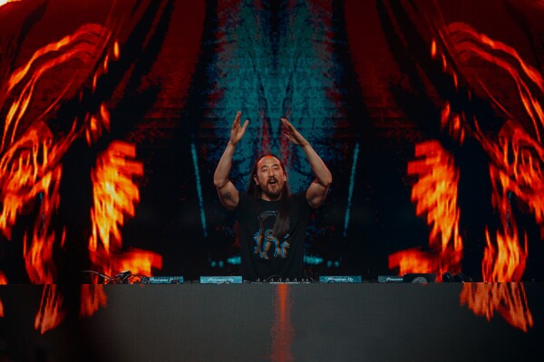 SteveAoki_NeonDesert2019_KirbyGladstein-.jpg