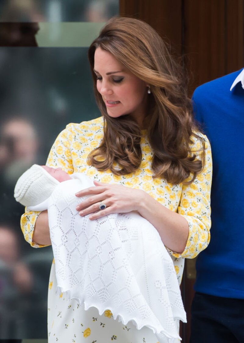 Desde la madrugada, el Twitter oficial del Palacio Real fue dando todos los detalles sobre la llegada del nuevo miembro de la familia de los duques de Cambridge.