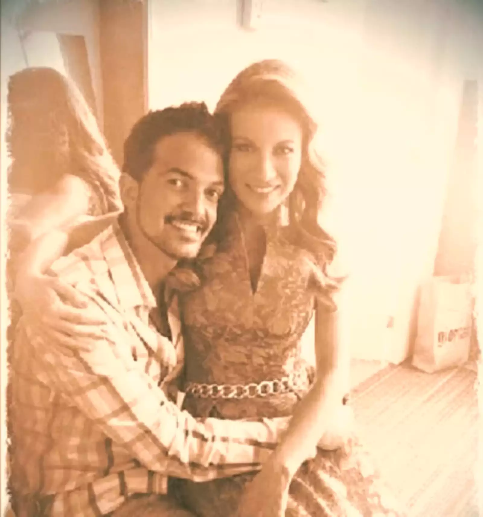 El 13 de mayo de 2008 la pareja anunció que se había comprometido y además, que esperaban a su primer hijo; en ese momento Ingrid tenía doce semanas de embarazo.