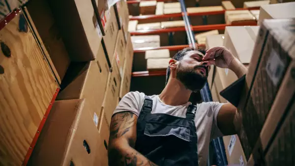 La jornada laboral se reduce en México pero las horas extras aumentan: así impacta en los trabajadores