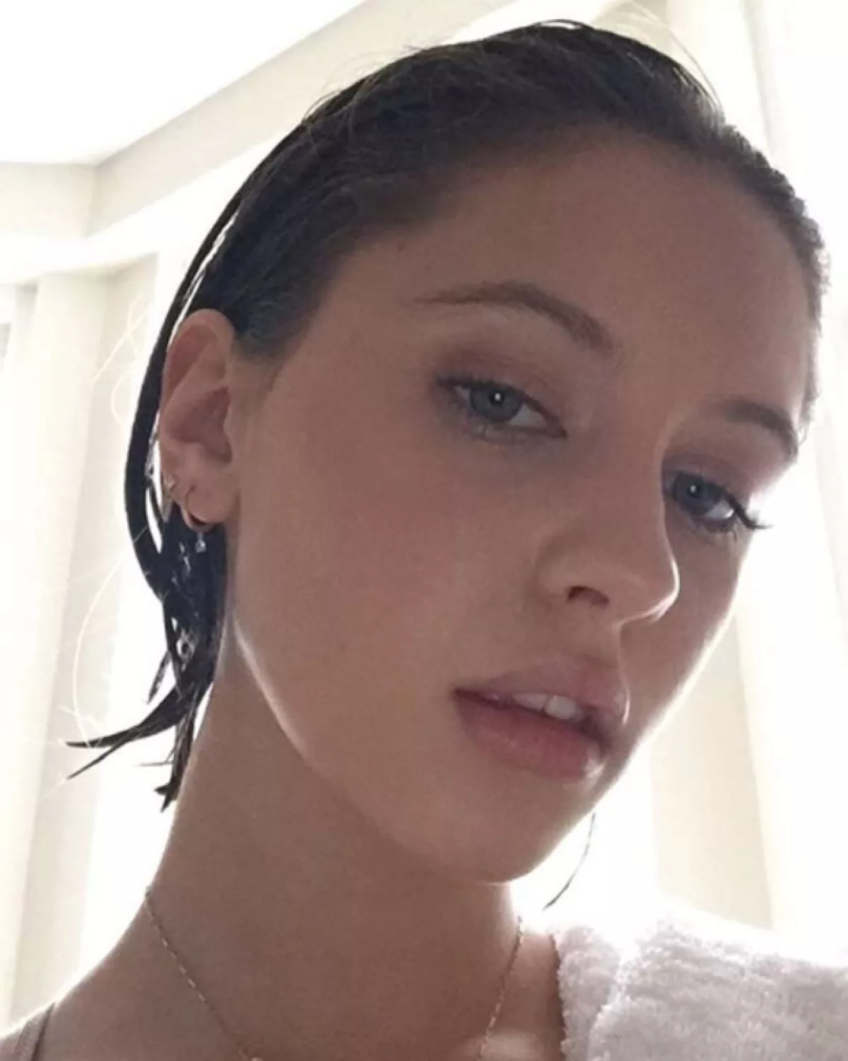 Iris Law heredó los increíbles ojos de su papá, Jude Law.