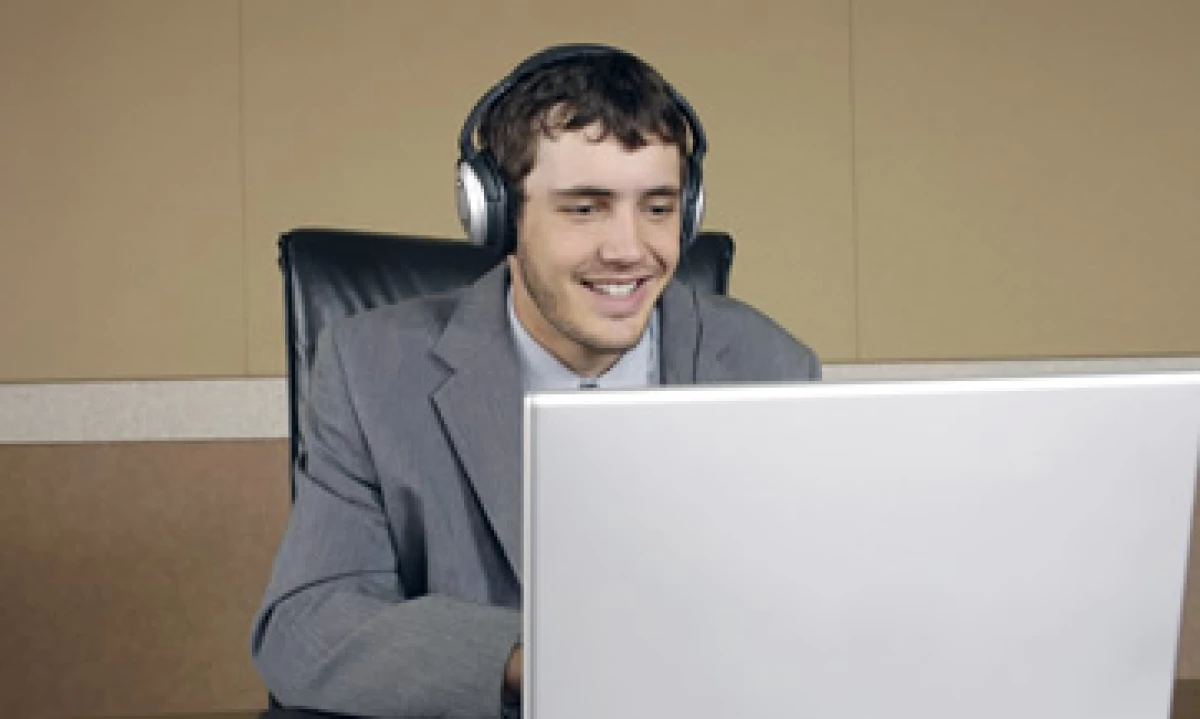 Spotify tiene acuerdos de regalías con discográficas y paga aproximadamente un 70% de sus ingresos a los dueños de los derechos de autor. (Foto: Getty Images)