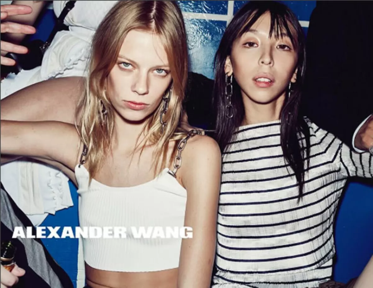 Issa es parte de la publicidad y pasarela del diseñador de SS16